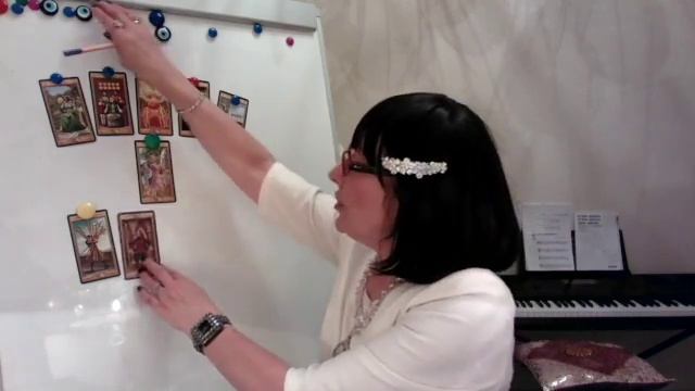 Расклад "Чаровница". смотреть онлайн