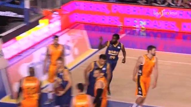Andy Panko Puts Up 33 in a Win Over UCAM Murcia Fuenlabreña смотреть онлайн