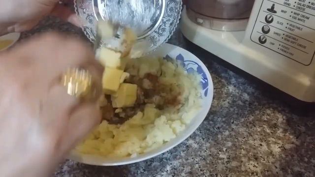 فطيرة البطاطا باللحمه المفرومه بطريقة سهلة وسريعةPotato pie with minced meat in an easy and fast wa смотреть онлайн