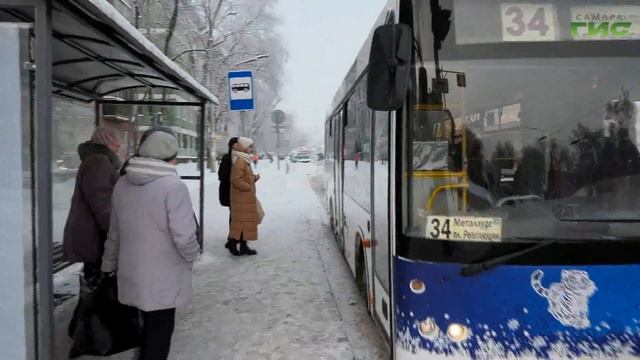 По Самаре начали ездить новогодние автобусы смотреть онлайн