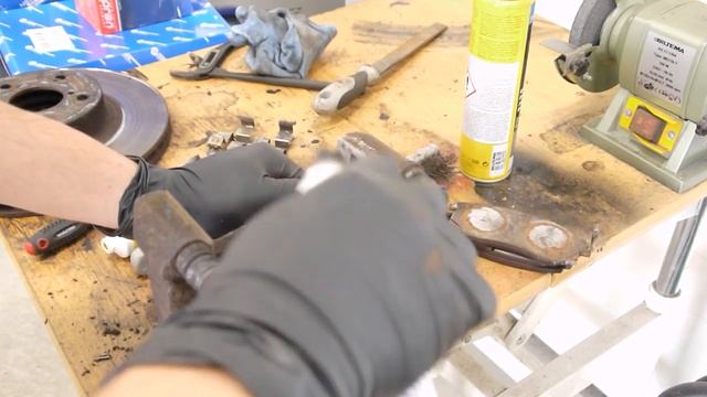 Front Brake Job - Subaru Forester смотреть онлайн