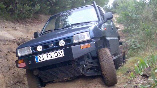 Nissan Terrano II смотреть онлайн