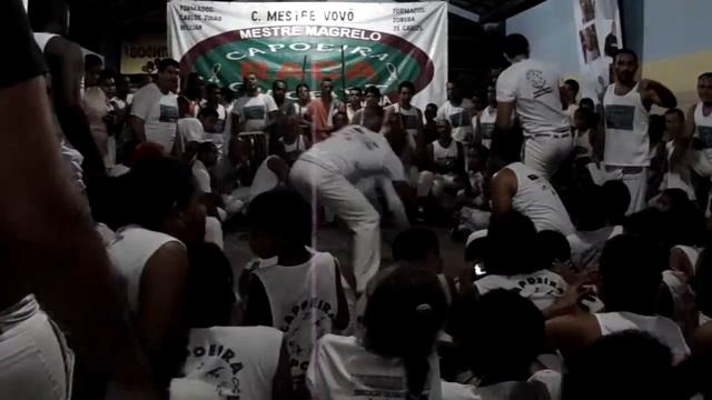 39° BATIZADO, TROCA DE CORDÉIS E FORMATURA CAPOEIRA RAÇA ITABUNA - BA 2013 смотреть онлайн