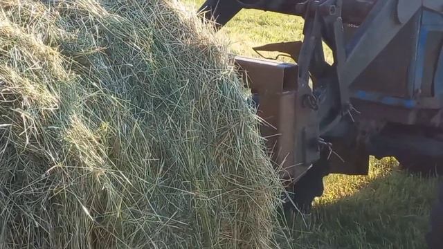 вывозим большой объём сена смотреть онлайн