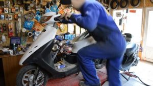 HONDA DIO 34 Їде декілька км і глохне!Заміна бензонасоса!