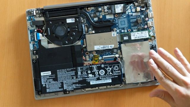 Lenovo 320S Memory and Disk Upgrade смотреть онлайн