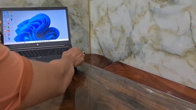 Laptop đồ họa HP Zbook 15u G5 Core i7 8650u/ RAM 16GB/ SSD 256GB / 15.6" full hd ips / VGA rời смотреть онлайн