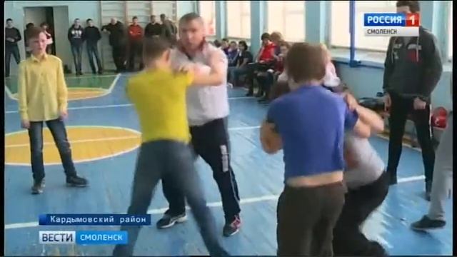 Прославленный спортсмен провел урок для смоленских детдомовцев смотреть онлайн