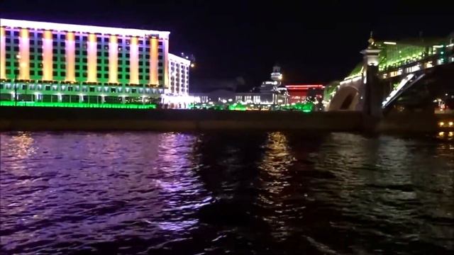 Ночной круиз по Москва реке ⛴✨🎵 Night cruise on the Moscow River смотреть онлайн