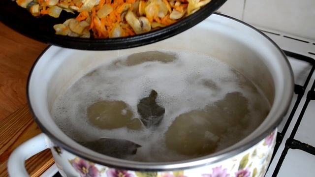 Суп с курицей и грибами. МЯСОЖОР 70