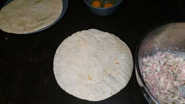 НЕОБЫЧНАЯ ГОРЯЧАЯ ЗАКУСКА ИЗ ПРОСТЫХ ПРОДУКТОВ. смотреть онлайн