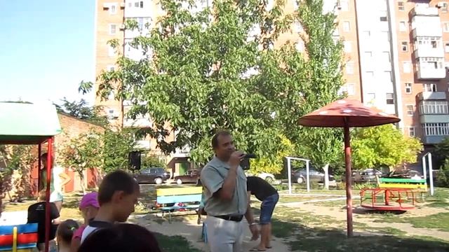 Наталья Пугаева,Олег Шабанов и кукольный театр ТАКУТИ!!!Праздник двора.Таганрог. смотреть онлайн