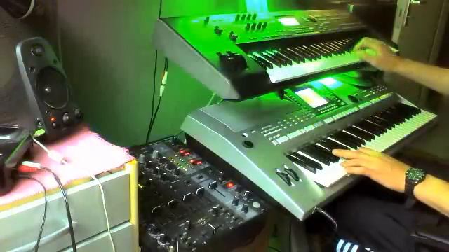 Robert Miles Remix Kompo Psr S710 &MOX Yamaha Rotals ST смотреть онлайн