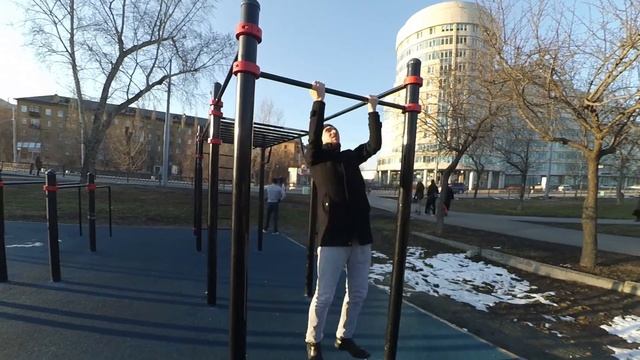 Большие люди и мелочь! смотреть онлайн
