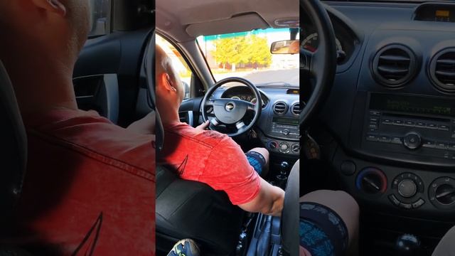 На Шевроле Авео чувствую себя как у себя дома, люблю эти комфортные машины. смотреть онлайн