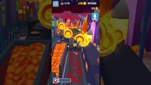 Играю в Subway Surf(хэллоуин версия)