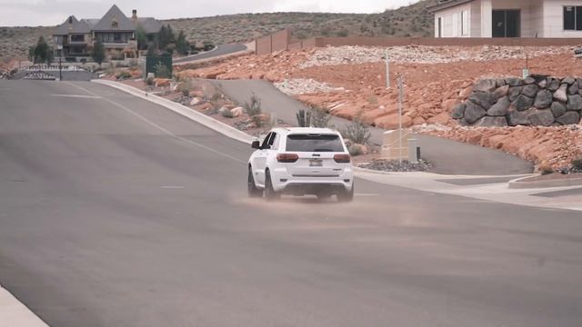 FORD F-150 SUPERCHARGED ROUSH VS JEEP GRAND CHEROKEE TRACKHAWK смотреть онлайн