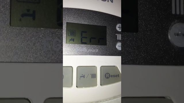 Ariston Egis Plus - Boiler Error sp3 5p3 | The problem was with electrical grounding смотреть онлайн
