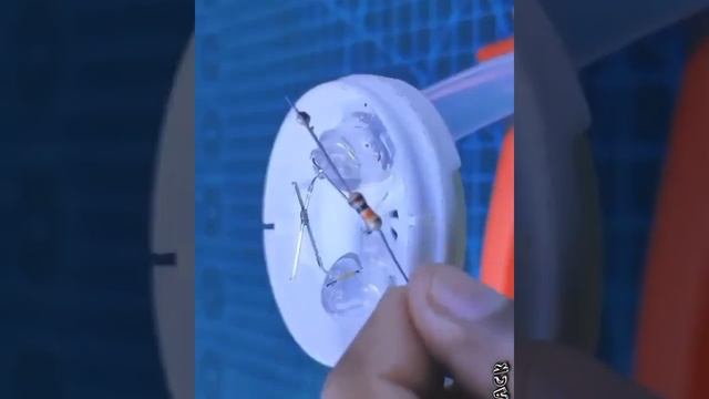 How to make disco light with CFL bulb смотреть онлайн