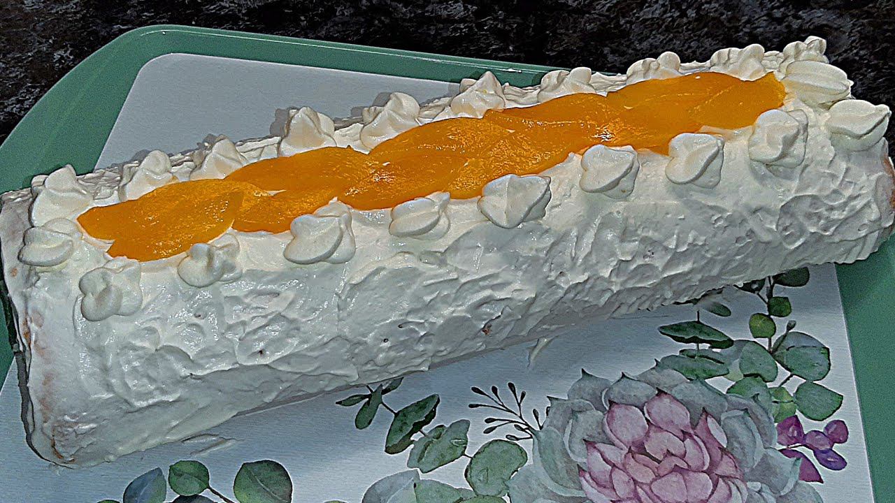 Нежнейший бисквитный рулет с персиками смотреть онлайн