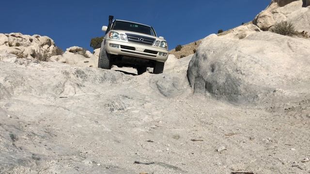 Lexus LX470 Tackles Little Moab - LX470 Offroad