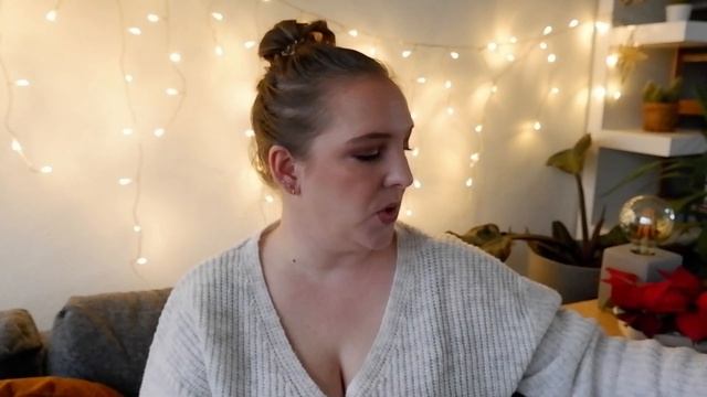 MAKEUP MEMORY BOX // Old, expired makeup I can't get rid of (because it's pretty!) смотреть онлайн