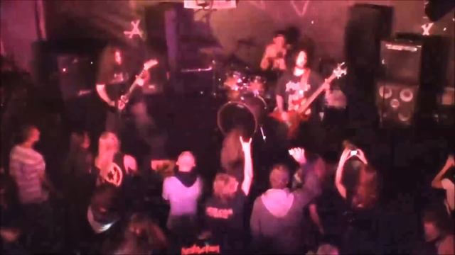 Loculo - Run to the Inps - live in Smolensk (Russia) 18-08-2012.mp4 смотреть онлайн