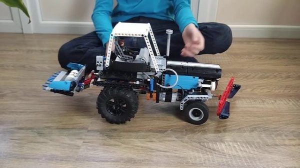 Трактор из Lego Technic