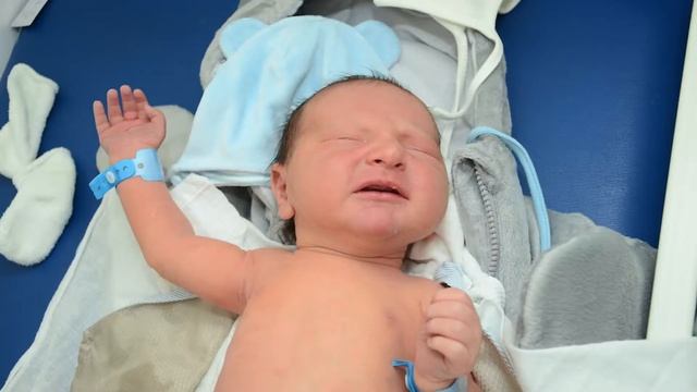 выписка Алишера из роддома смотреть онлайн