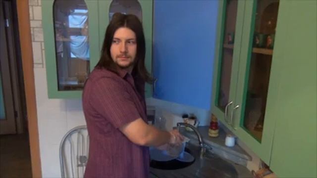 КАК СРАТЬ В ГОСТЯХ ?!1? смотреть онлайн