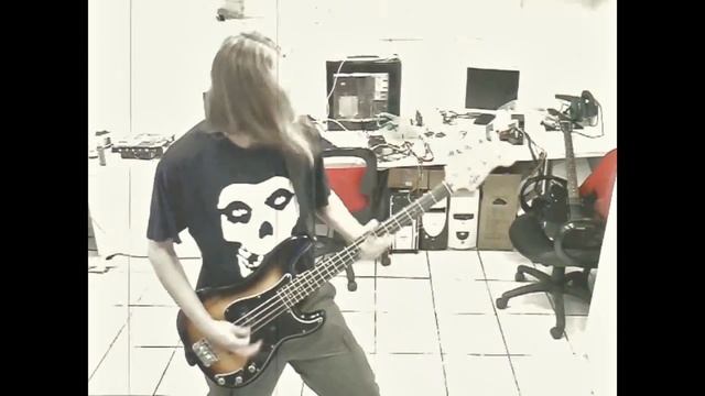 Как играть медиатором на бас гитаре - bass picking track 1 смотреть онлайн