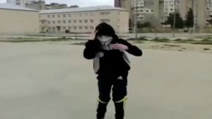 анонимус танцует пот гимн анонимусов (минус уши)