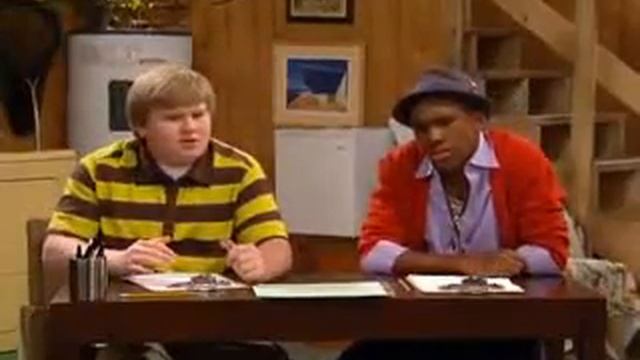 Sonny with a Chance - Episode 17 - Sonny in the Middle - Part 1/3 смотреть онлайн