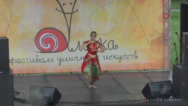 "Surya Stuti" - Наталья Колесниченко, "Mohanam" 23.09.2018 "УЛИТКА фест, БотСад смотреть онлайн