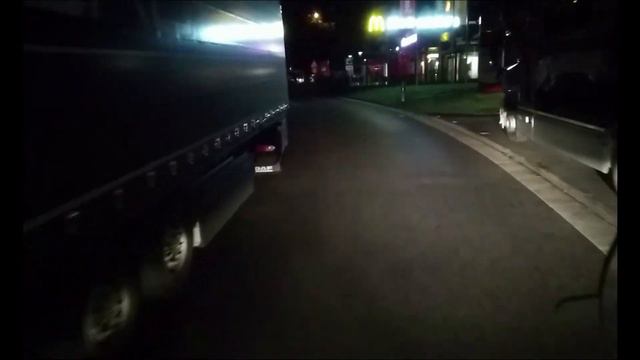 Пытаемся найти паркинг после 8 вечера в Германии. Trying to find parking after 8pm in Germany смотреть онлайн