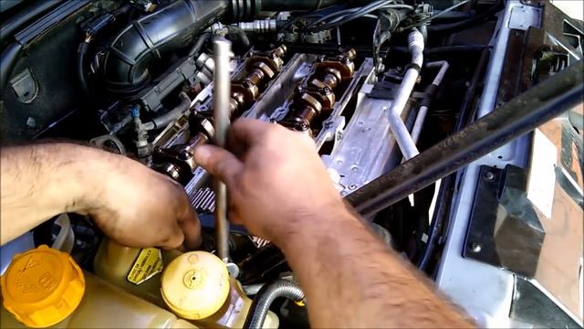 Escort Zetec 1.8 16V - Troca da Correia Dentada смотреть онлайн