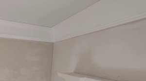 чем заделывать стык карниза