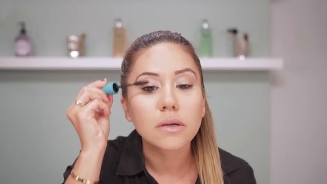 Maybelline Mega Plush Volum' Express - Separates & Elongates!