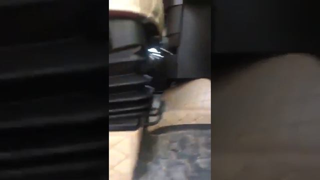 Квадрокоптер прилетел в лобовое стекло фуры дальнобойщика и выбил его #квадрокоптер #дальнобой смотреть онлайн