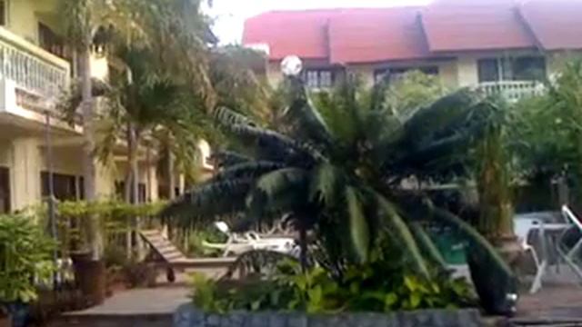 Стройка рядом с отелем Prima Villa Pattaya смотреть онлайн