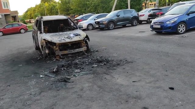 Поджигают машины во дворах по ночам смотреть онлайн