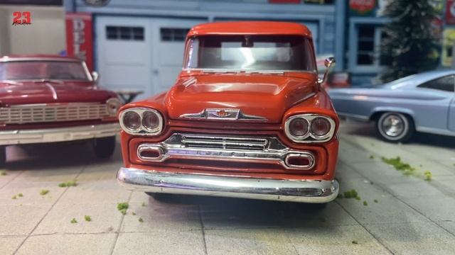 1958 Chevrolet Apache Fleetside Pickup - 1/24 Diecast by Motormax смотреть онлайн