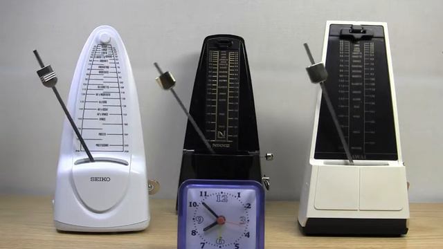 メトロノーム ・metronome　SEIKO NIKKO KAWAI