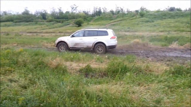 Mitsubishi pajero sport  BFGoodrich All Terrain 265 70 17