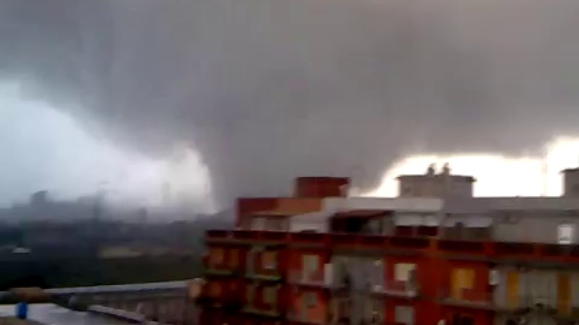 Торнадо в Таранто смотреть онлайн