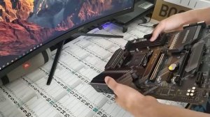 Обзор на материнскую плату от MSI-B550 Tomahawk