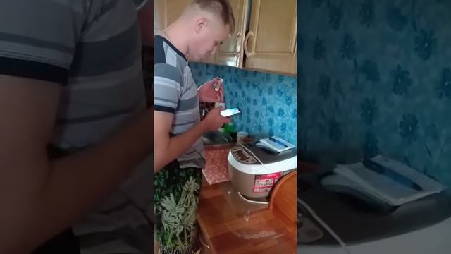 Работа в деревне не заканчивается.Всего по чуть-чуть. 😉🙃😍👍 смотреть онлайн