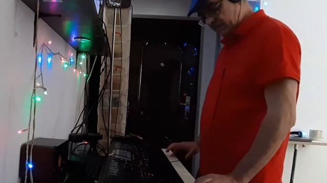 Roland E-300 - keyboard Review "Last wave" from "My oxygen" - suite. by dany.g смотреть онлайн
