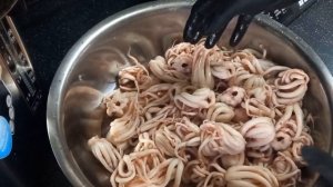 Щупальцы кальмара горячего холодного копчения. Разделка обезшкуривание. Щупальцы кальмара в УЭК.