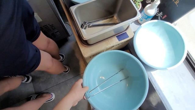 Ветеринарная клиника /Настоящий китайский суп/Цветочный базар и пробую японские снэки| Koreavlog